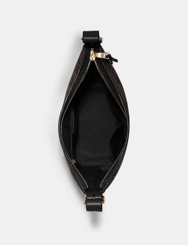 حقيبة نسائية من Coach